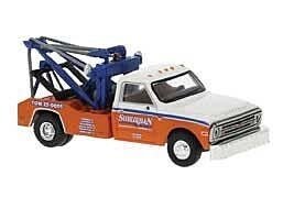 1981 GMC C30 Tow Truck - Assembled -- Suburban (white, orange, blue), HO, Brekina Automodelle 19667