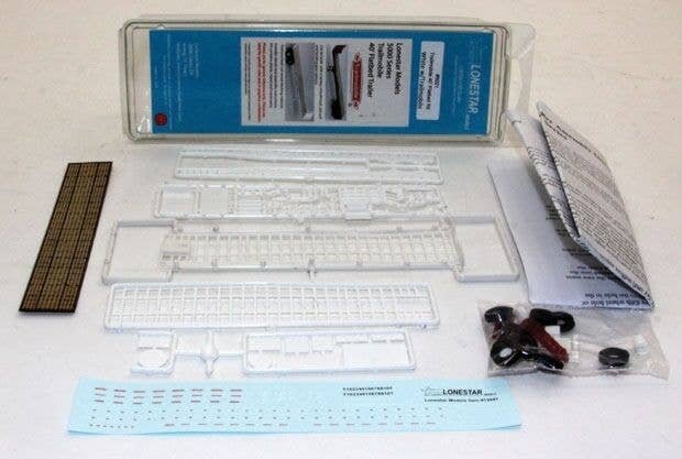 Trailmobile 40′ Flatbed Trailer - Kit -- White, HO, Lonestar Models 5021