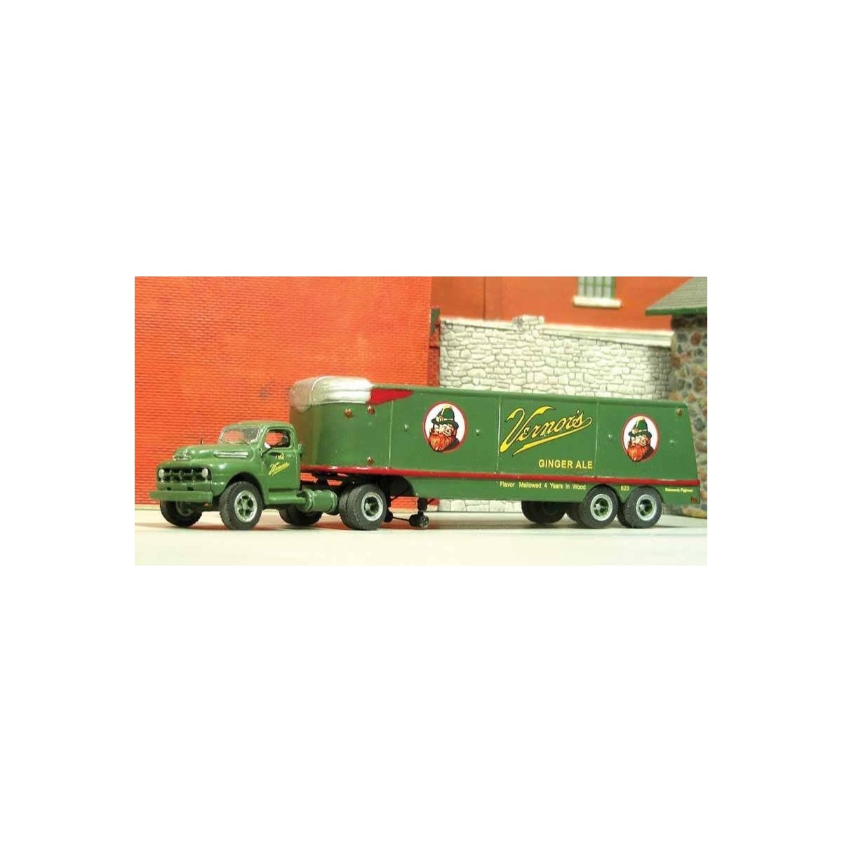 1952 Tractor with Keg Trailer - Resin Kit -- Unpainted with Vernors Decals, HO SYLVAN SCALE MODELS SE13