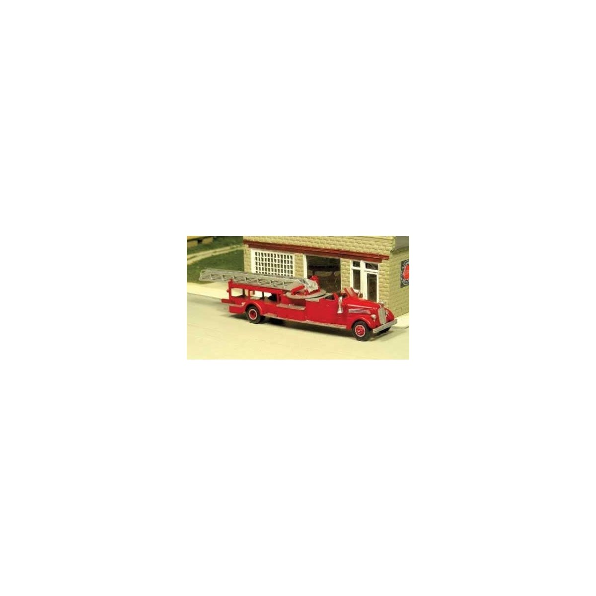 1946-1951 Seagrave Aerial Ladder Fire Truck - Resin Kit -- Unpainted Resin Castings, HO SYLVAN SCALE MODELS V240