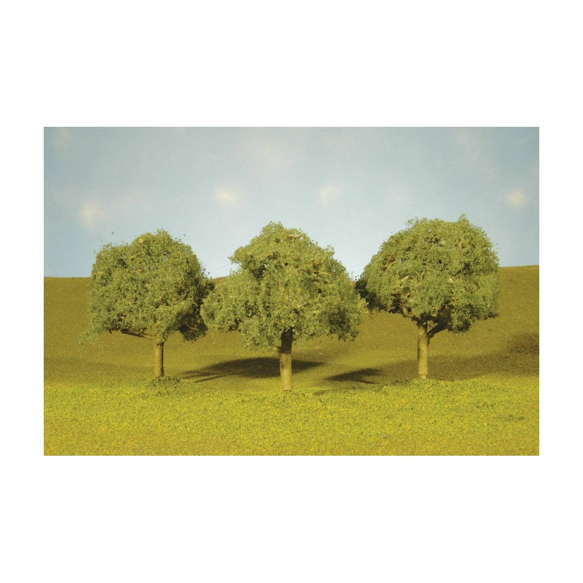 SceneScapes(TM) Layout-Ready Trees -- Oak Trees 2-1/4 - 2-1/2′ Tall pkg(4), ALL Bachmann Industries 32113