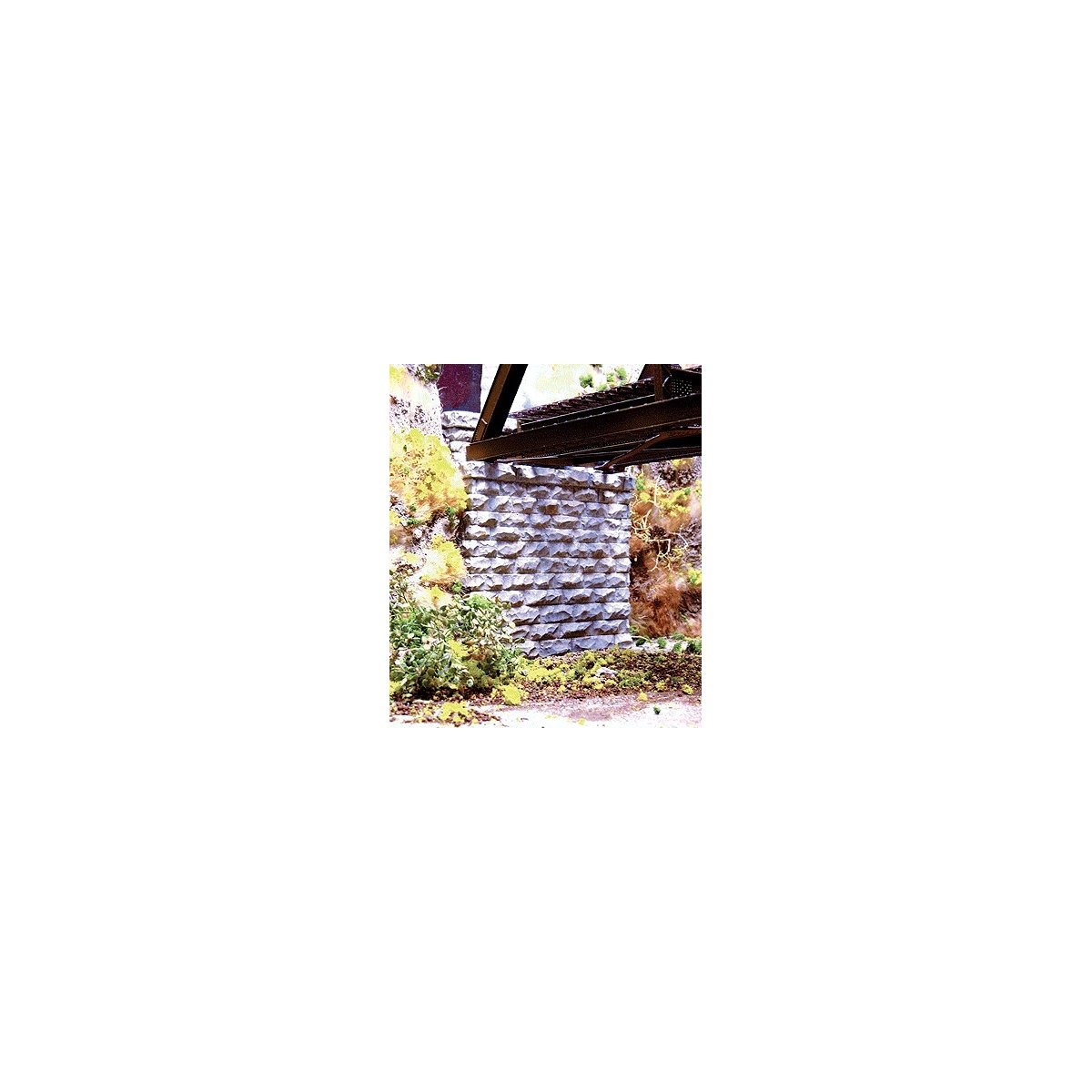 Single-Track Cut Stone Bridge Abutment -- 3-1/4 x 3/4 x 3-1/2′ 8.3 x 1.9 x 8.9cm, HO Chooch Enterprises 8440