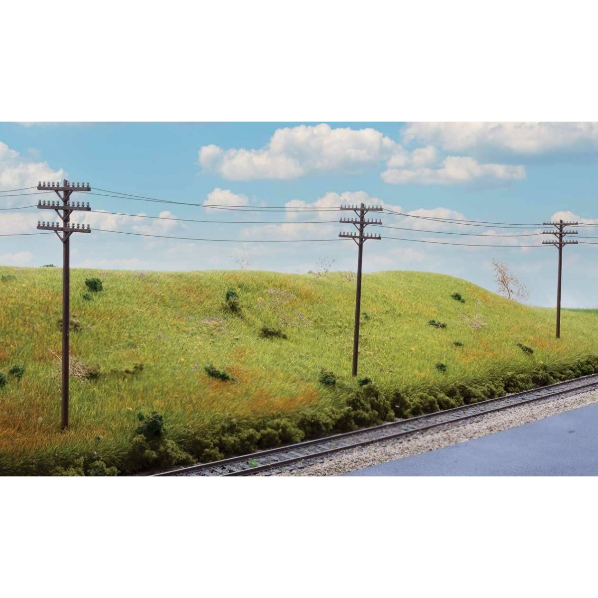 Telegraph Poles and Cross Arms -- Kit, HO Walthers SceneMaster 4185