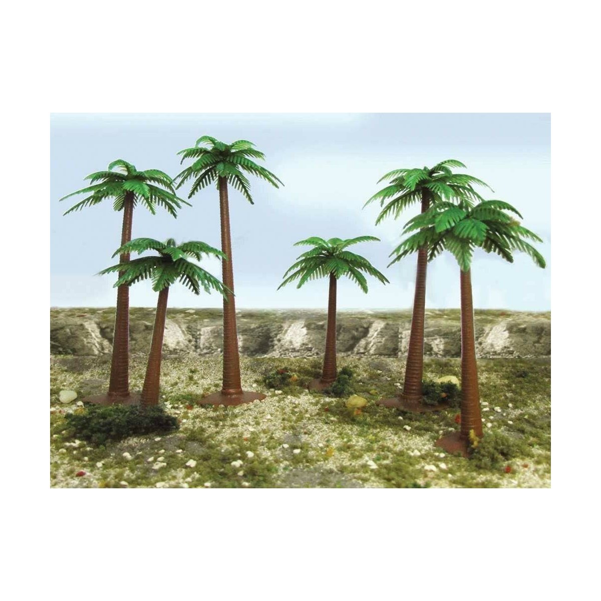 Palm Trees - SceneScapes(TM) -- 4 - 6′ Tall pkg(6), HO Bachmann Industries 32015