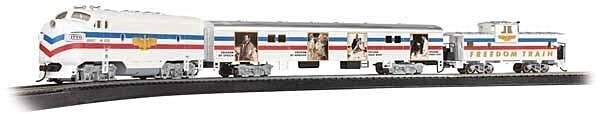 Norman Rockwell Freedom Train Set - Standard DC -- EMD F7, Display Car, Wide-Vision Caboose, E, HO, Bachmann Industries 767