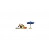 Family at a Picnic with Umbrella -- pkg(5), HO, Noch Gmbh & Co 15599