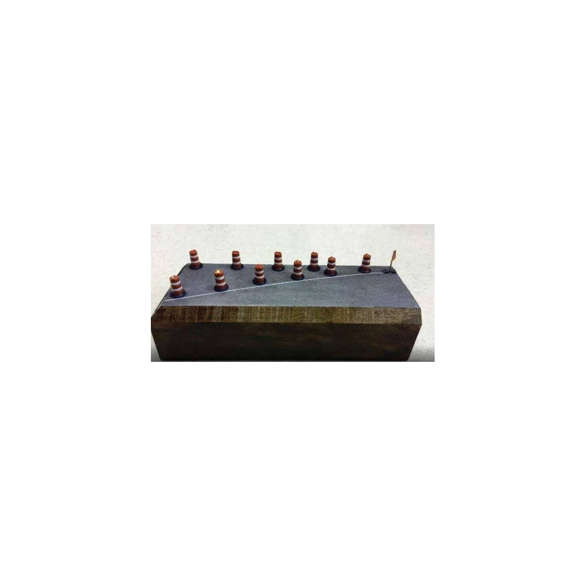 Lighted Traffic Barrels 6/Pack -- Orange, White pkg(6), HO East Coast Circuits 9504