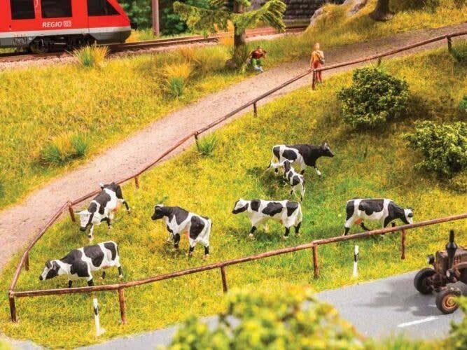 Cow Pasture - Sound Scene -- 7 Cows, Sound Circuit and Speaker, HO, Noch Gmbh & Co 12851