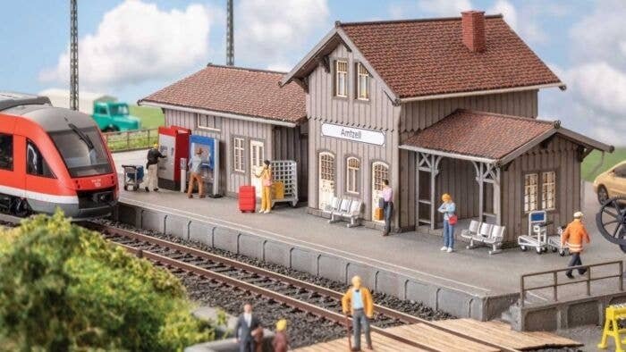 Train Station/Platform Figures & Details -- 5 Figures, 4 Mixed Carts, 2 Sign Stand, 2 Seat Rows, , HO, Noch Gmbh & Co 16268