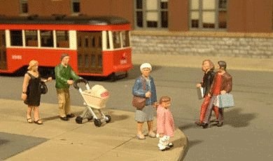 Strolling Figures - SceneScapes(TM) -- pkg(5), O, Bachmann Industries 33159