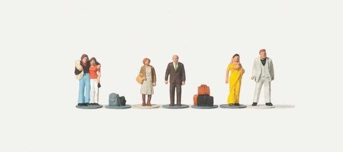 Passers-By -- pkg(6), TT, Merten 282523