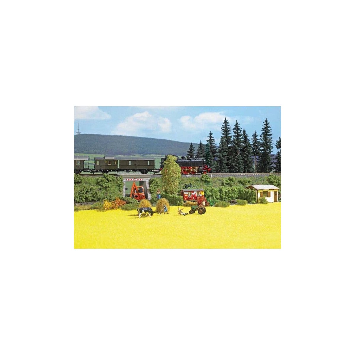 Rapeseed Field Grass Mat -- 18-7/8 x 9-13/16′ 48 x 25cm, All Scales, Busch Gmbh & Co Kg 9771