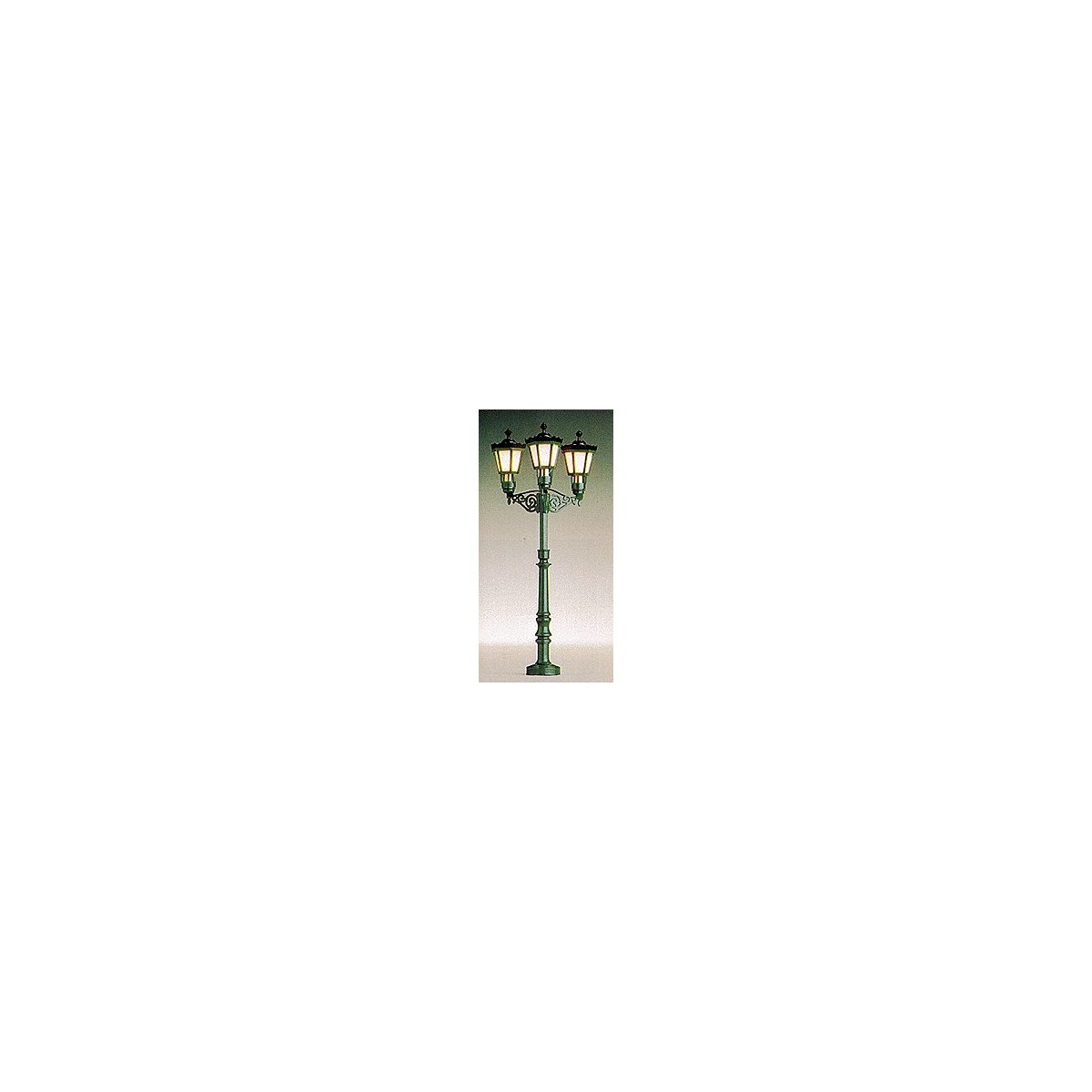 Historic Park Light -- Triple-Arm Upright, 3-1/2′ Height, HO, Brawa Modellspielwaren 5223