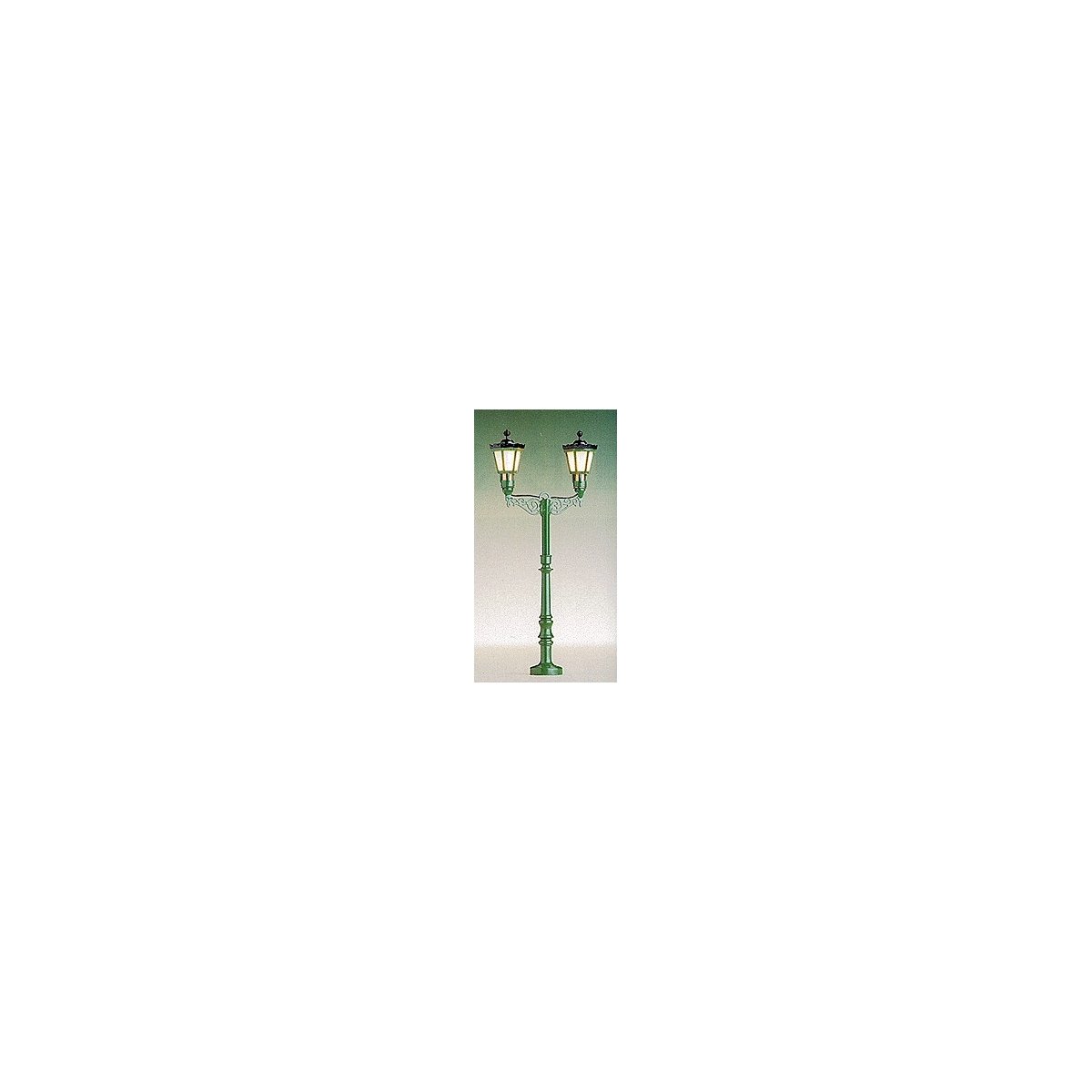 Historic Park Light -- Double-Arm Upright, 3-1/2′ Height, HO, Brawa Modellspielwaren 5226