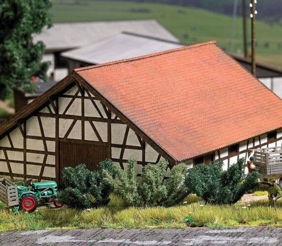 Summer Bushes - Assembled -- 1-3/8′ 3.5cm pkg(5), All Scales, Busch Gmbh & Co Kg 6061