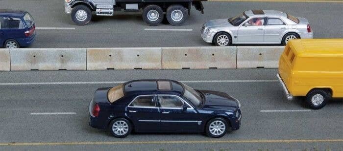 Jersey Barriers -- 24 Sections, HO, Walthers SceneMaster 4175