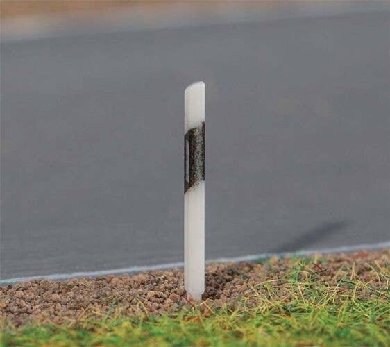 Road Marker Posts -- pkg(20), N, Faller Gmbh 272910