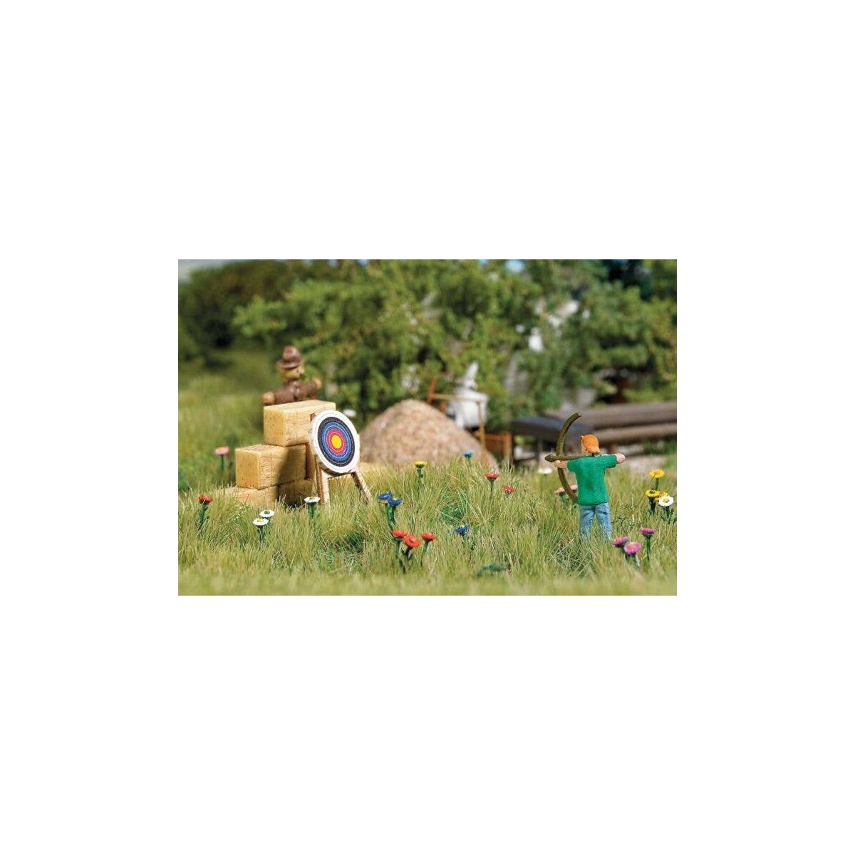 Archery Range - Action Set -- Figure with Bow, Target, Hay Bales, HO, Busch Gmbh & Co Kg 7865