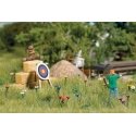 Archery Range - Action Set -- Figure with Bow, Target, Hay Bales, HO, Busch Gmbh & Co Kg 7865