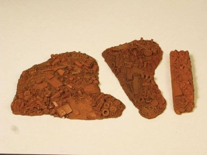 Scrap Yard Set -- 1 Large Scrap Pile, 1 Medium Scrap Pile & 1 Gondola Load of Scrap, N, Monroe Models 9104