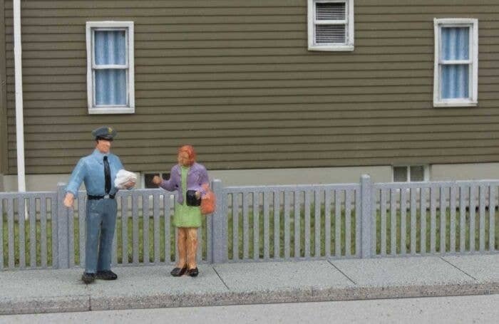 Metal Fence -- Kit - 48-7/8′ 124.2cm Total Length, HO, Walthers SceneMaster 4181