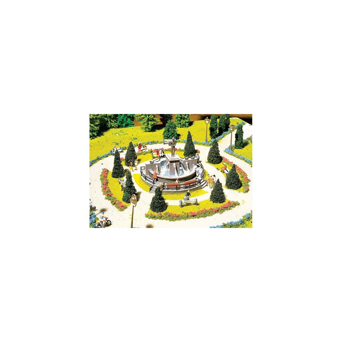 Ornamental Fountain -- Kit - 4-1/2 x 4-5/16′ 11.5 x 11cm, HO, Faller Gmbh 130232