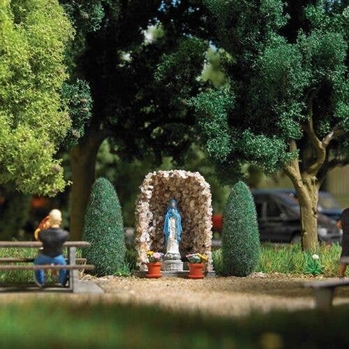 Lourdes Grotto w/Virgin Mary Statue -- Kit - 13/16 x 1/2 x 13/16′ 2 x 1.2 x 2.1cm, HO, Busch Gmbh & Co Kg 1095