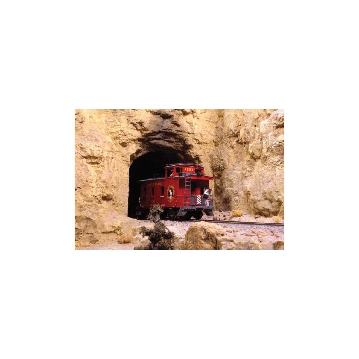 Single-Track Tunnel Portal -- Blasted Rock, HO, Monroe Models 109