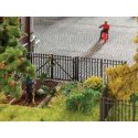 Iron Fence - Kit -- 7-7/8 x 3/4′ 20 x 1.9cm Total, HO, Faller Gmbh 180958