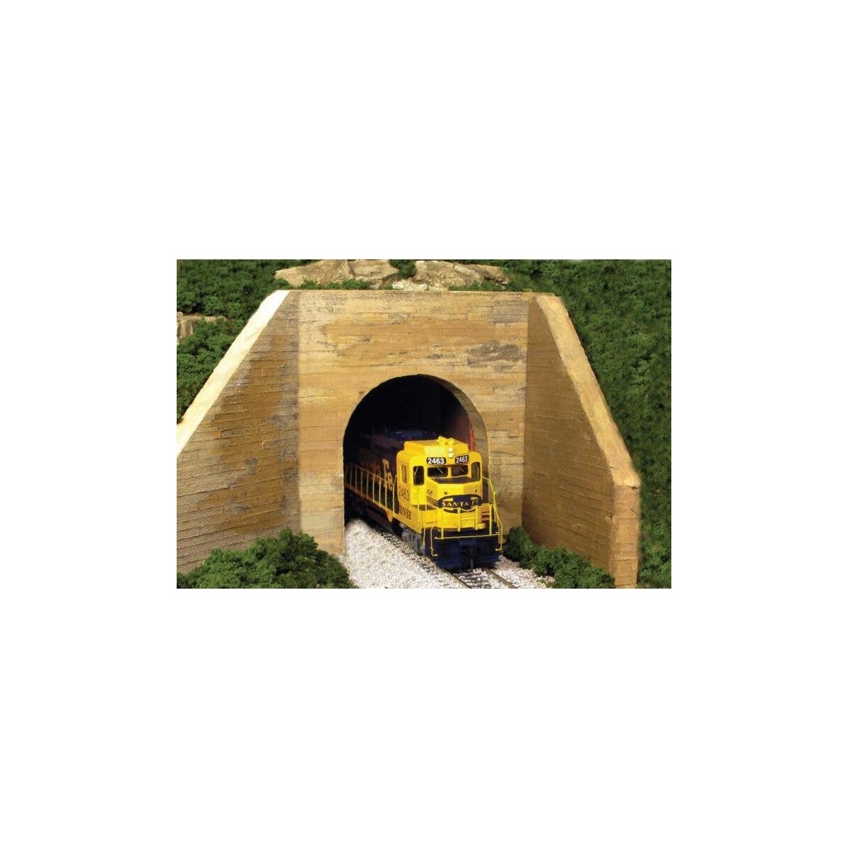 Single-Track Tunnel Portal -- Board-Formed Poured Concrete, HO, Monroe Models 128