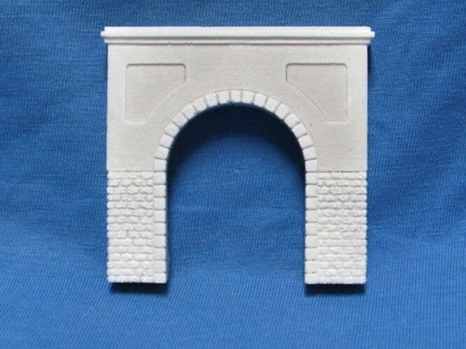 Single Track Tunnel Portal -- Cut Stone - 2-3/4 x 2-3/4′ 6.9 x 6.9cm, N, Pre-Size Model Specialities 205