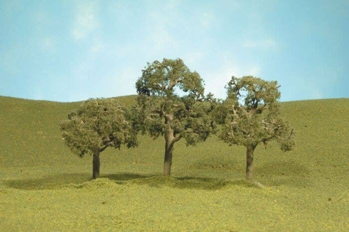 Walnut Trees - SceneScapes(TM) -- 2-1/2 to 3-1/2′ 6.4 to 8.9cm pkg(3), HO, Bachmann Industries 32007