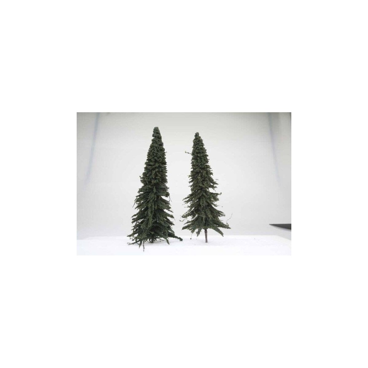 Pine Trees -- 7′ 17.8cm pkg(5), All Scales, Grand Central Scenery T2