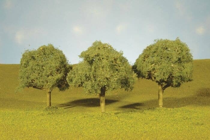 SceneScapes(TM) Layout-Ready Trees -- Oak Trees 2-1/4 - 2-1/2′ Tall pkg(4), All Scales, Bachmann Industries 32113
