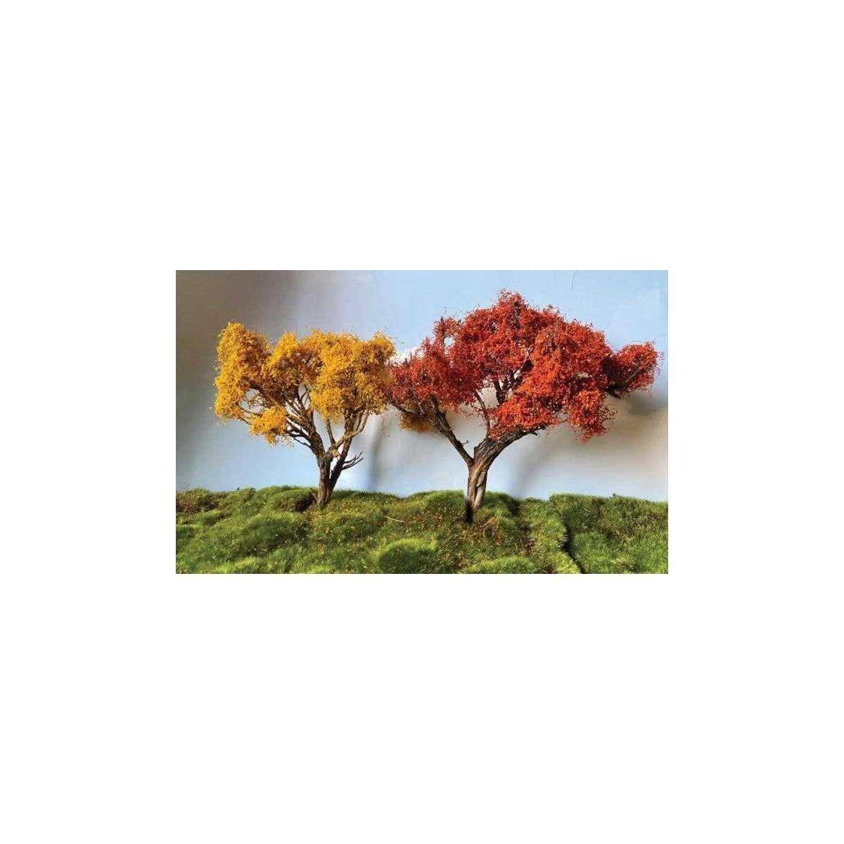 Fall Hardwood Tree -- 6′ pkg(2), All Scales, Grand Central Scenery T34