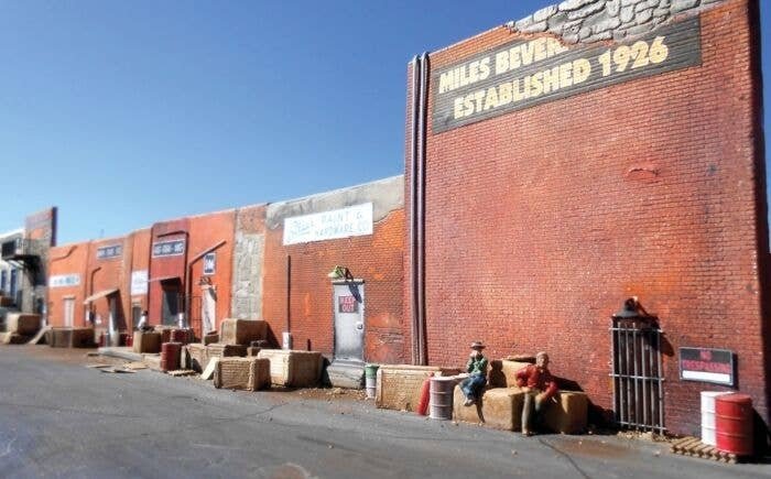 Downtown Alleyway Flat Background Structure -- Cast Hydrocal Kit with Details - Length: 30′ 76.2cm, HO, Downtown Deco 1066