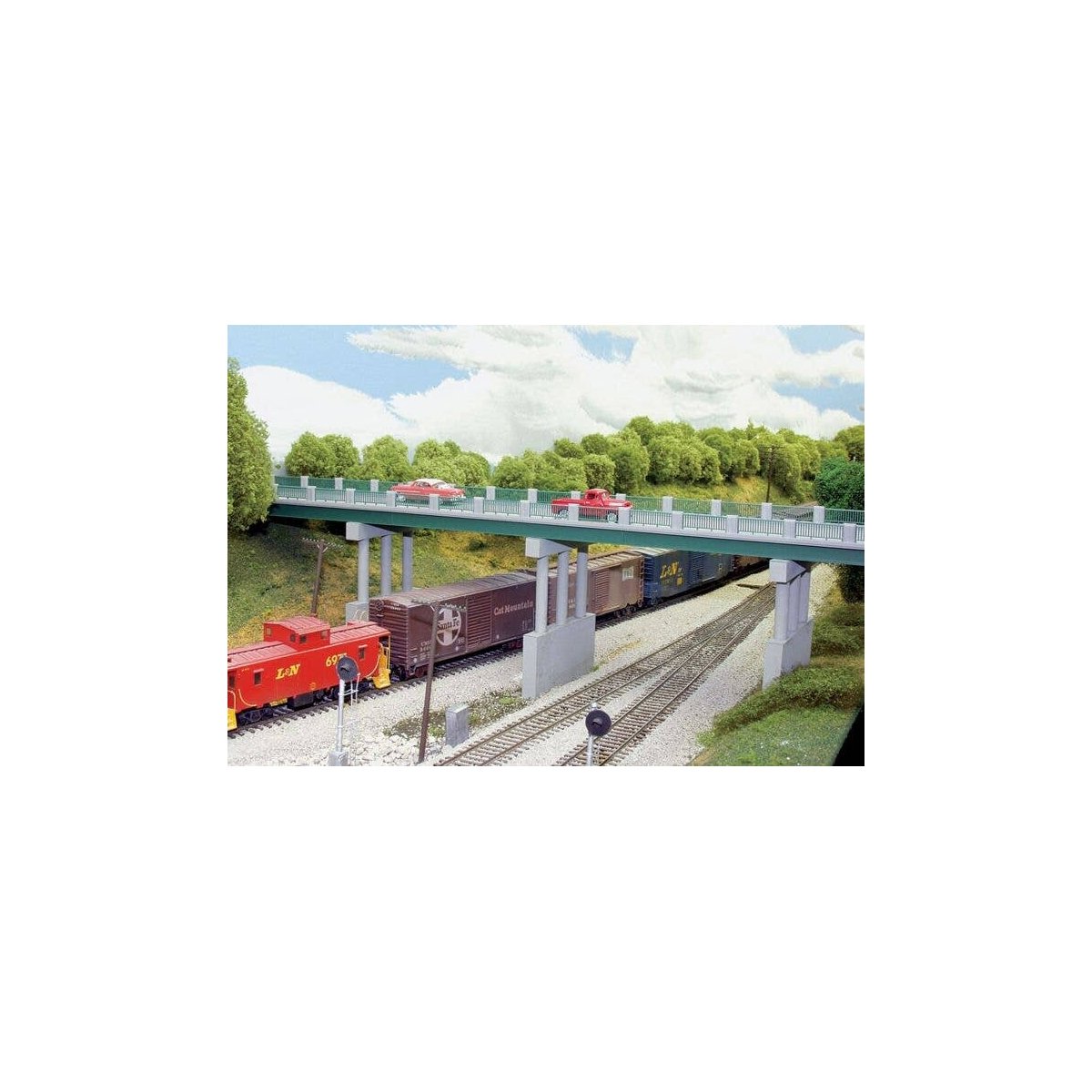 Wrought Iron Highway Overpass w/Adjustable Piers -- Kit - 150′ Scale w/4 Piers, HO, Rix Products 123