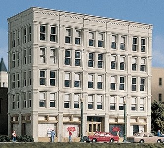 Hilltowne Hotel - Woodland Scenics DPM Landmark Structures(R) -- Kit - 5-1/4 x 2-1/2′ , N, Design Preservation Models 50900