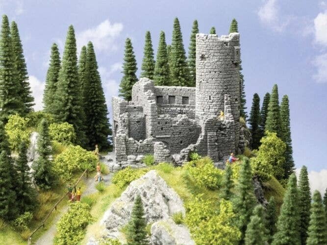 Castle Ruin -- Assembled - 7-7/8 - 6-7/16 x 6-1/2′ 20 x 16.3 x 16.5cm, HO, Noch Gmbh & Co 58605