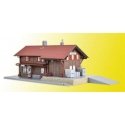 Surava Wooden Depot w/LED Light -- Kit - 12-3/16 x 5-1/2 x 4-1/2′ 31 x 14 x 11.5cm, HO, Kibri 39519