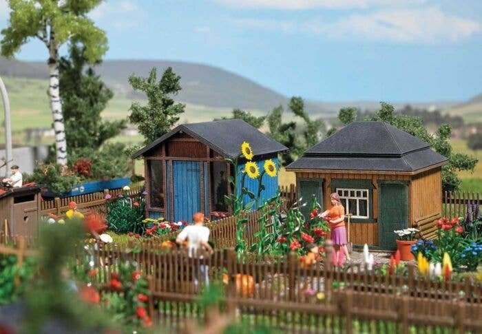 Garden - Summer Sheds -- Laser-Cut Kit - Set 2: 2 Sheds, Outhouse, 2 Woodpiles, Garden Details, HO, Busch Gmbh & Co Kg 1617
