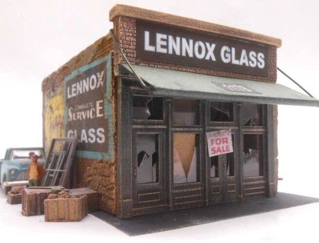Lennox Glass -- Cast-Hydrocal & Laser-Cut Kit - 3 x 5′ 7.6 x 12.7cm, HO, Downtown Deco 1083