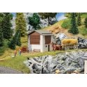 Graubunden Hay Barn -- Kit - 2-15/16 x 2-5/8 x 2-3/4′ 7.4 x 6.7 x 7cm, HO, Faller Gmbh 130634
