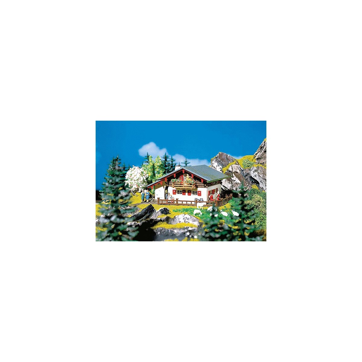 Large Mountain Chalet -- 5 x 3-3/4′ 12.7 x 9.3cm, HO, Faller Gmbh 130287