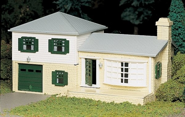 Plasticville U.S.A.(R) Classic Kits -- Two-Story Split-Level House, O, Bachmann Industries 45607