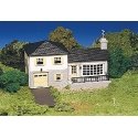 Plasticville Classic Kit - Split-Level House -- 2-7/8 x 6-1/8′ 7.3 x 15.5cm, HO, Bachmann Industries 45213