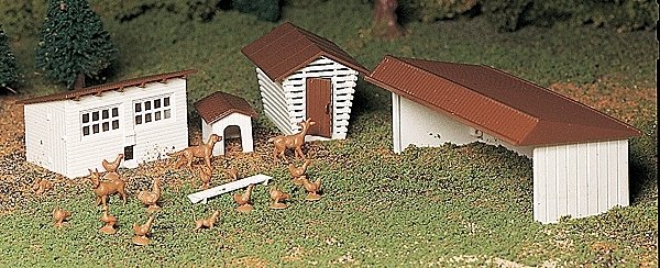 Plasticville U.S.A.(R) Classic Kits -- Farm Out-Buildings pkg(3), O, Bachmann Industries 45604