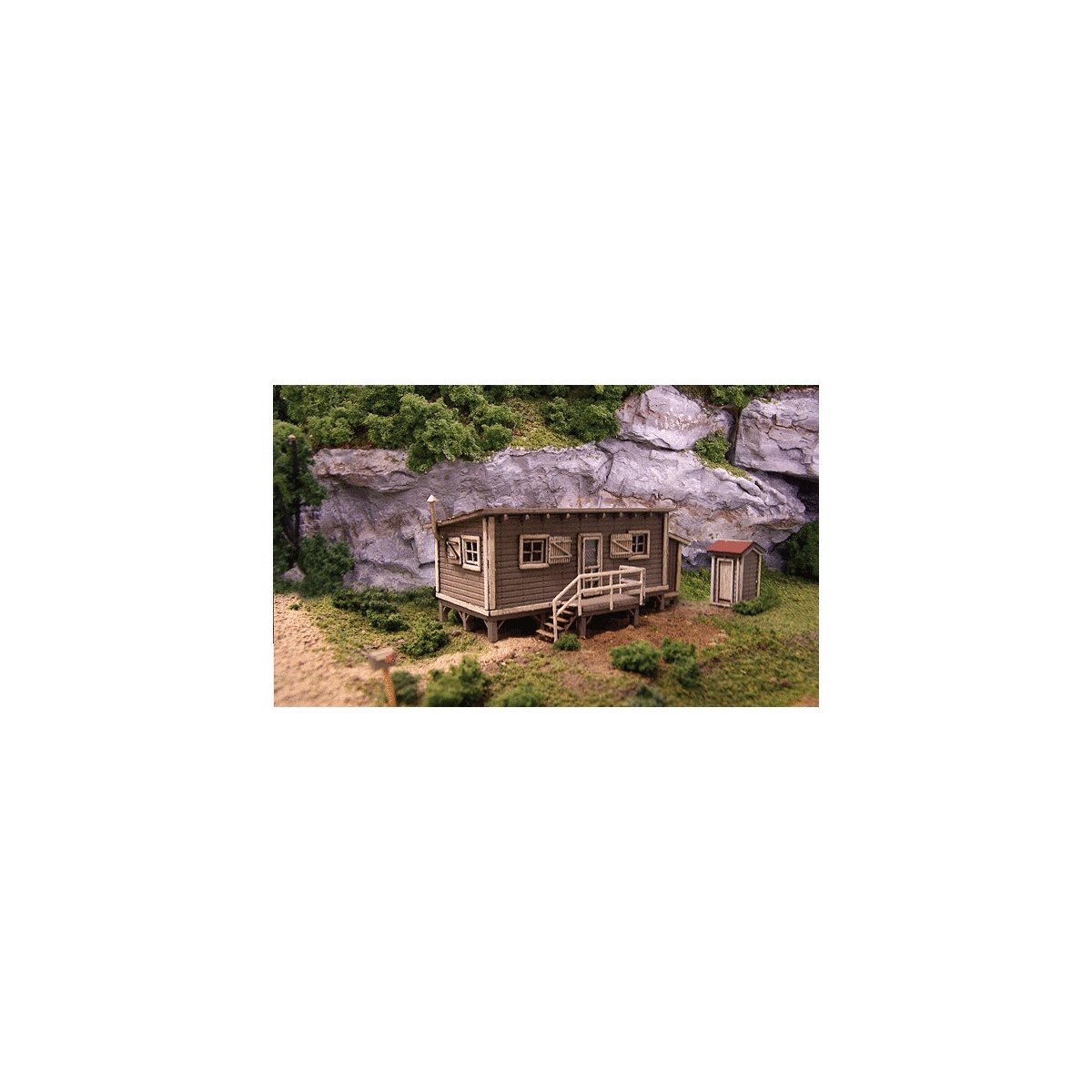 Joe`s Cabin w/Outhouse -- Kit - Cabin: 2-3/8 x 1-1/4` Outhouse 3/8 x 3/8`, N, Blair Line 1000