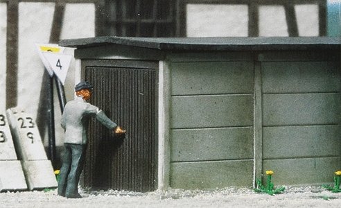 One-Car Garage - Kit -- 2-1/2 x 1-7/16′ 6.5 x 3.7cm, HO, Busch Gmbh & Co Kg 1480