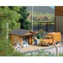 Milk Bar -- Laser-Cut Wood Kit - 1-3/4 x 1-5/8 x 1-5/16′ 4.4 x 4.2 x 3.3cm, HO, Busch Gmbh & Co Kg 1982